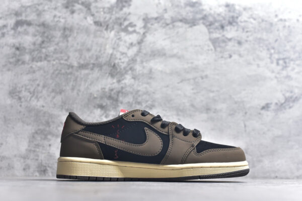 IMG_4405 Jordan 1 Low Travis Scott Mocha CQ4277-001