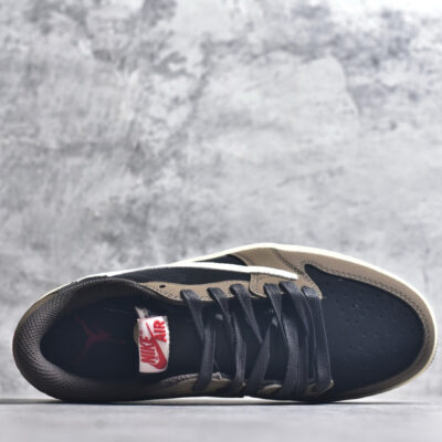 IMG_4406 Jordan 1 Low Travis Scott Mocha CQ4277-001