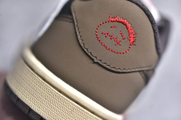 IMG_4416 Jordan 1 Low Travis Scott Mocha CQ4277-001