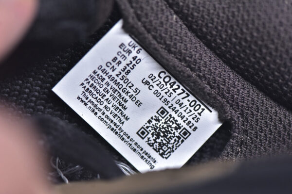IMG_4418 Jordan 1 Low Travis Scott Mocha CQ4277-001