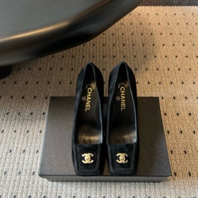 Chanel High Heels in Suede