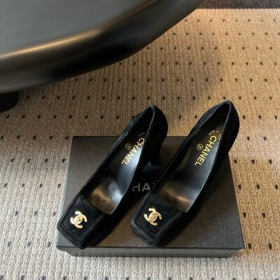 Chanel High Heels in Suede