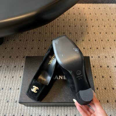 Chanel High Heels in Suede