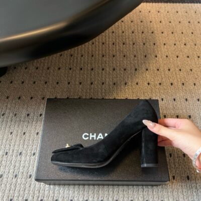 Chanel High Heels in Suede