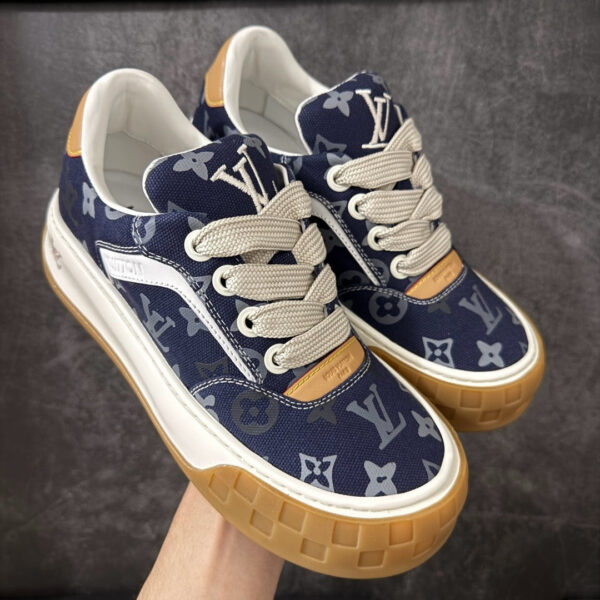 IMG_5035 LV Tilted Sneaker 1AJCWC