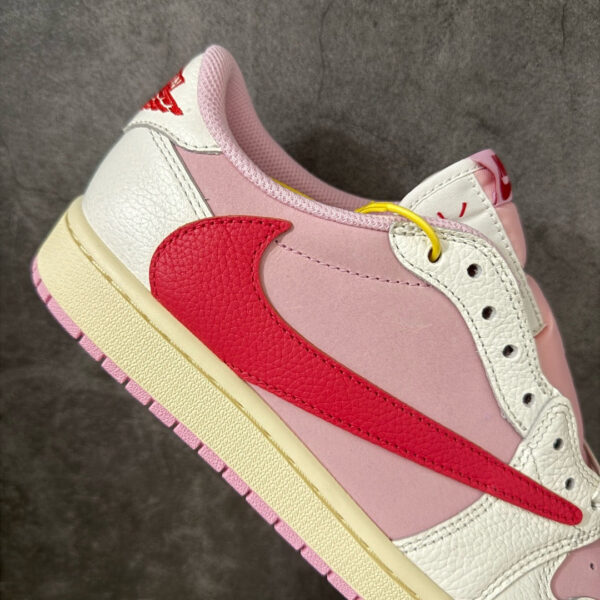 Jordan 1 Low Travis Scott Tropical Pink IQ7604-101