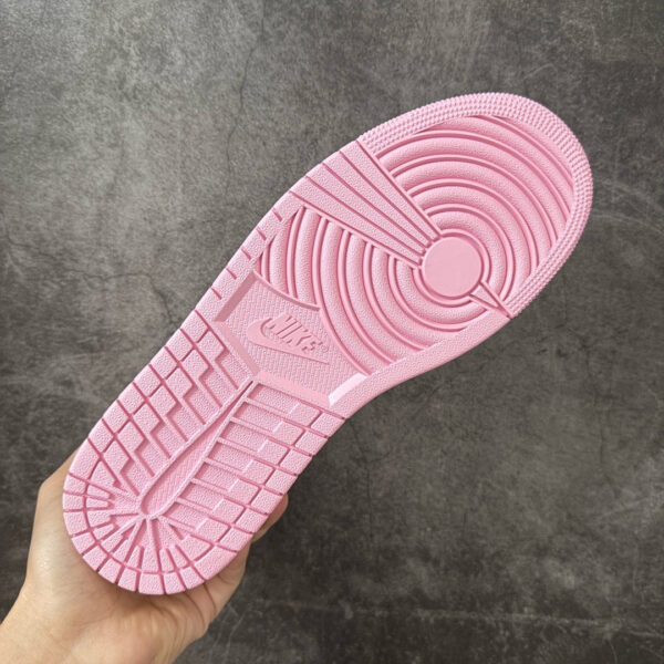 Jordan 1 Low Travis Scott Tropical Pink IQ7604-101