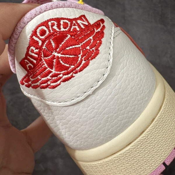 Jordan 1 Low Travis Scott Tropical Pink IQ7604-101
