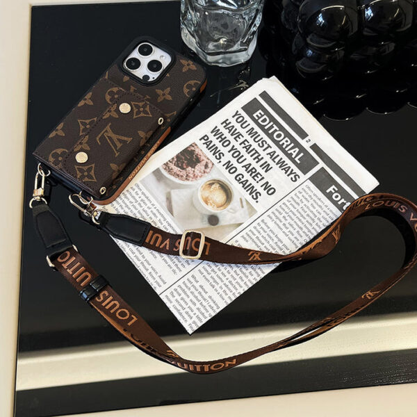 IMG_5256_720x_72d7df66-1a5f-4a20-83ec-151ce45be07b Lou Card Bag Chain Brown iPhone Case Roxy New 2