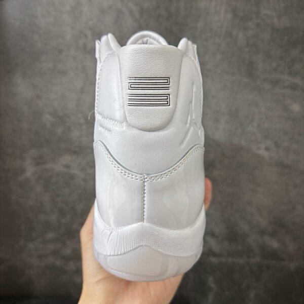 Jordan 11 Comme des Garçons Homme Plus White IV7639-100