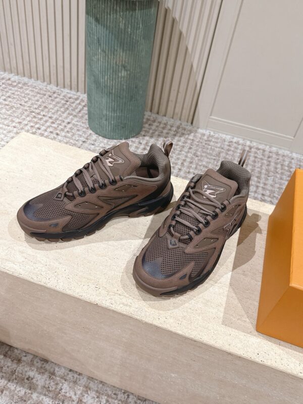 IMG_5714 LV Tatic Runner Sneaker 1AJAPT