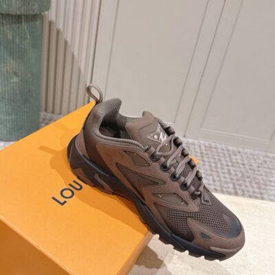 IMG_5715 LV Tatic Runner Sneaker 1AJAPT