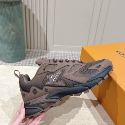 IMG_5716 LV Tatic Runner Sneaker 1AJAPT