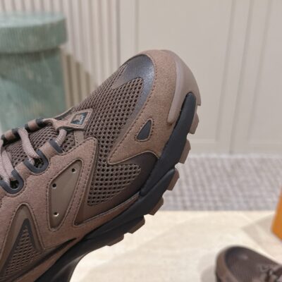 IMG_5717 LV Tatic Runner Sneaker 1AJAPT