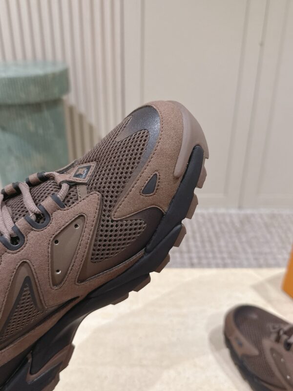 IMG_5717 LV Tatic Runner Sneaker 1AJAPT