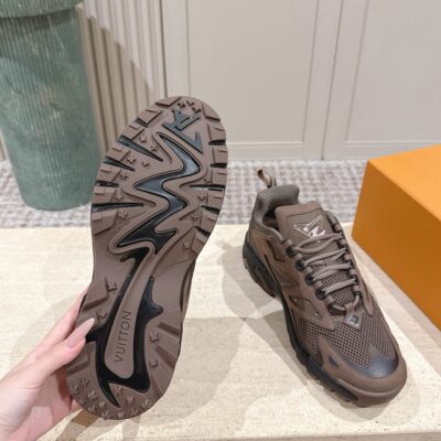 IMG_5720 LV Tatic Runner Sneaker 1AJAPT