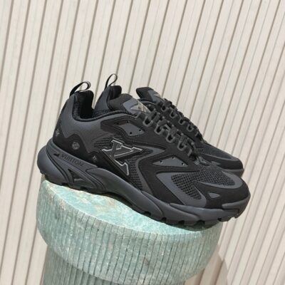 IMG_6001 LV Tatic Runner Sneaker 1AJAPT
