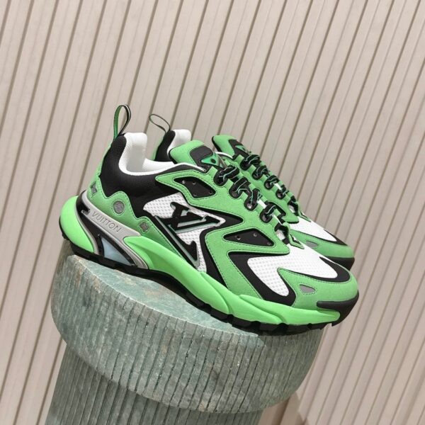 IMG_6002 LV Tatic Runner Sneaker 1AJAPT