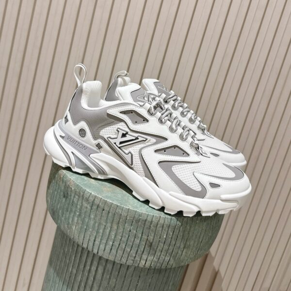 IMG_6006 LV Tatic Runner Sneaker 1AJAPT