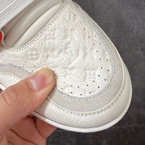 LV Trainer Sneaker 1AKCOZ