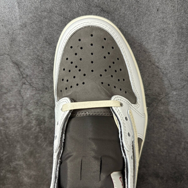 IMG_6868 Jordan 1 Low Travis Scott Reverse Mocha DM7866-162