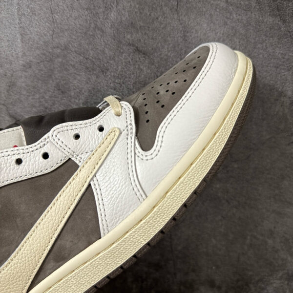 IMG_6869 Jordan 1 Low Travis Scott Reverse Mocha DM7866-162