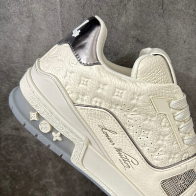 LV Trainer Sneaker 1AKCL1