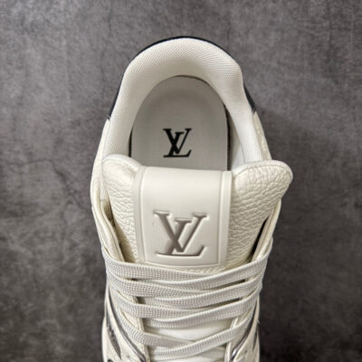 LV Trainer Sneaker 1AKCL1