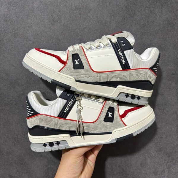 IMG_9313 LV Trainer Sneaker 1AKP7B