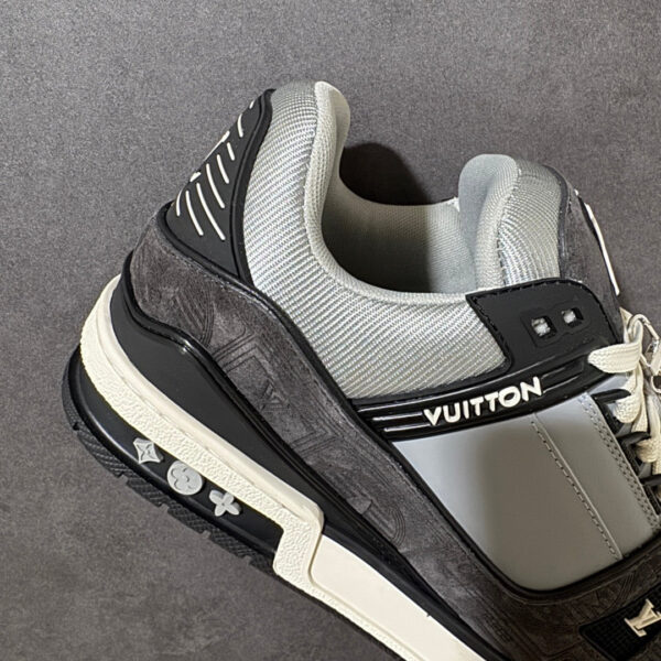 LV Trainer Sneaker 1AKP7W