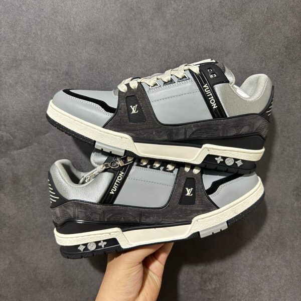 IMG_9337 LV Trainer Sneaker 1AKP7W
