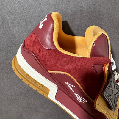 LV Trainer Sneaker 1AKR3U