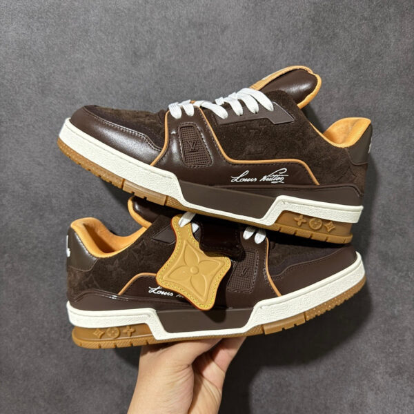 IMG_9361 LV Trainer Sneaker 1AKR3B