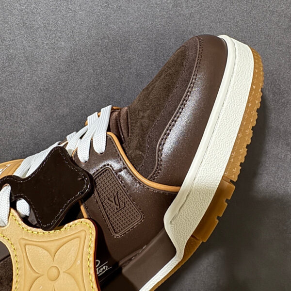 LV Trainer Sneaker 1AKR3B
