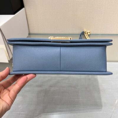 BOY BAG MEDIUM 25 CLOUD BLUE CAVIAR GOLD HARDWARE