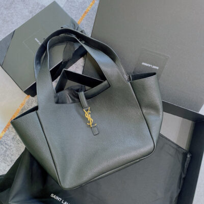 LE 5 À 7 BEA IN GRAINED LEATHER BLACK