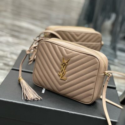 Image_20241212172749_821c9e7c-8d26-4e0e-80e3-f9e89cfb55dc LOU 23 CAMERA BAG BEIGE IN QUILTED LEATHER GOLD HARDWARE