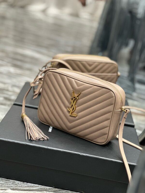 Image_20241212172749_821c9e7c-8d26-4e0e-80e3-f9e89cfb55dc LOU 23 CAMERA BAG BEIGE IN QUILTED LEATHER GOLD HARDWARE