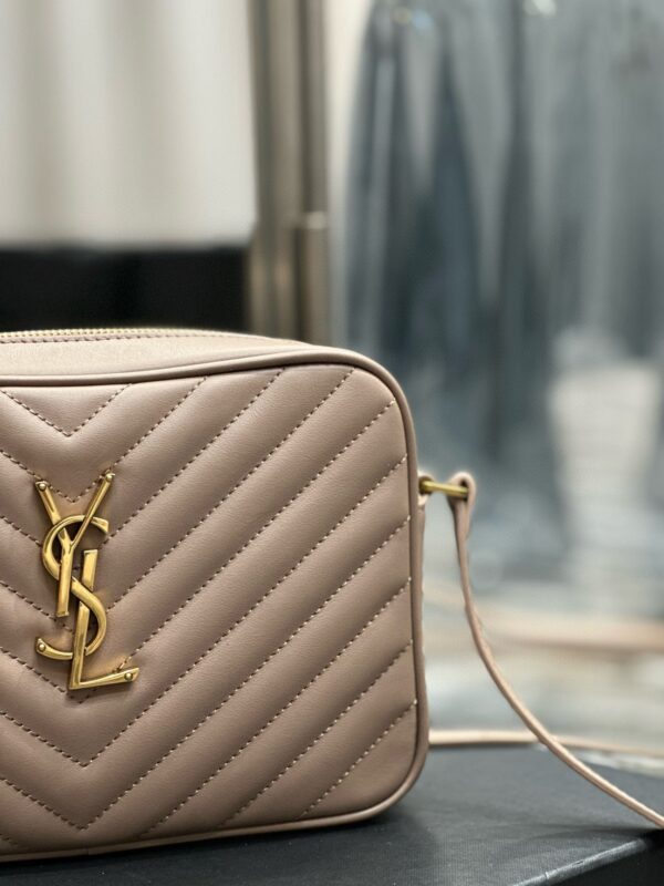Image_20241212172752_5b23a17a-9093-4652-b724-432da0f7f304 LOU 23 CAMERA BAG BEIGE IN QUILTED LEATHER GOLD HARDWARE