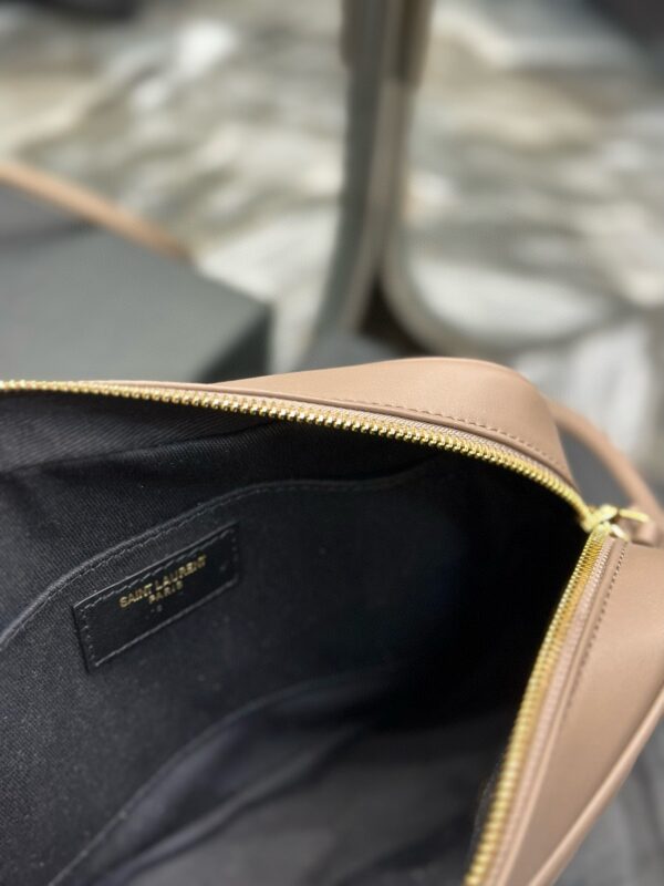 Image_20241212172758_a8790d5f-987f-4c47-b584-c9b5fbd5fcc7 LOU 23 CAMERA BAG BEIGE IN QUILTED LEATHER GOLD HARDWARE