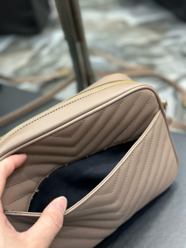 Image_20241212172805_78515cc5-a71a-4c99-9531-078a5915473c LOU 23 CAMERA BAG BEIGE IN QUILTED LEATHER GOLD HARDWARE
