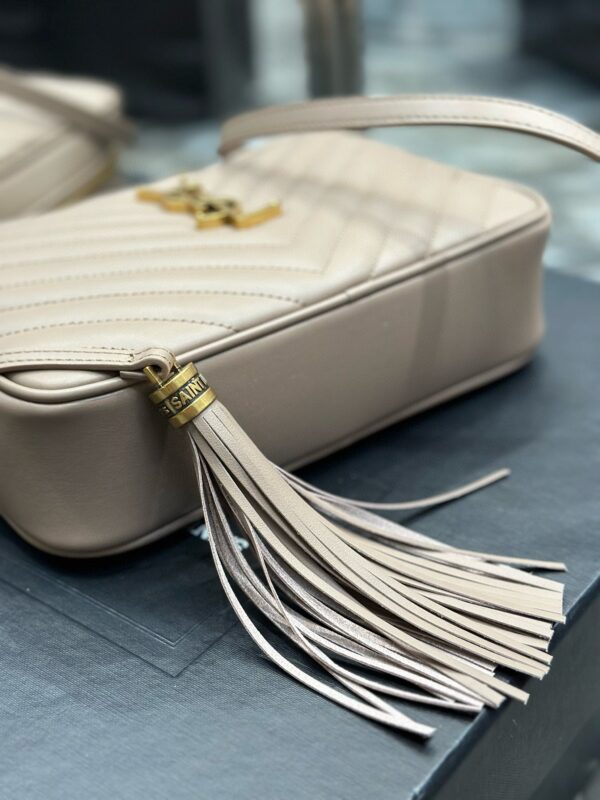 Image_20241212172809_9ee89904-9f52-463e-b5c8-9ede6b23eaf0 LOU 23 CAMERA BAG BEIGE IN QUILTED LEATHER GOLD HARDWARE