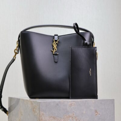 LE 37 MEDIUM BUCKET BAG 26 IN BLACK CALFSKIN GOLD HARDWARE