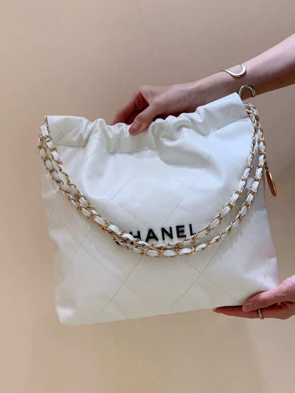 CC HOBO BAG 37 WHITE CC BLACK LAMBSKIN GOLD HARDWARE