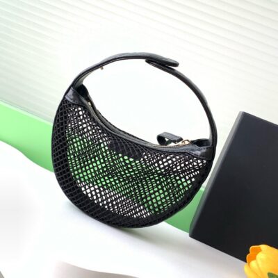 CC 25S POUCH IN BLACK LAMBSKIN WITH MESH GOLD HARDWARE