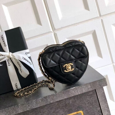 Image_20250915115346_300_43 CC HEART QUILTED SHOULDER BAG 19 IN BLACK CALFSKIN TP3