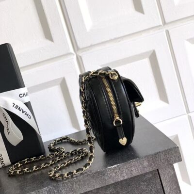 Image_20250915115348_301_43 CC HEART QUILTED SHOULDER BAG 19 IN BLACK CALFSKIN TP3