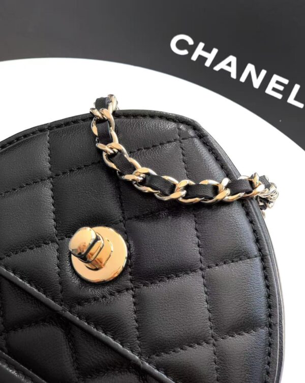Image_20250915115354_306_43 CC HEART QUILTED SHOULDER BAG 19 IN BLACK CALFSKIN TP3