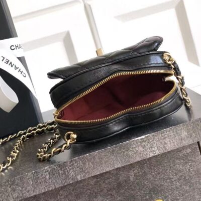 Image_20250915115354_307_43 CC HEART QUILTED SHOULDER BAG 19 IN BLACK CALFSKIN TP3