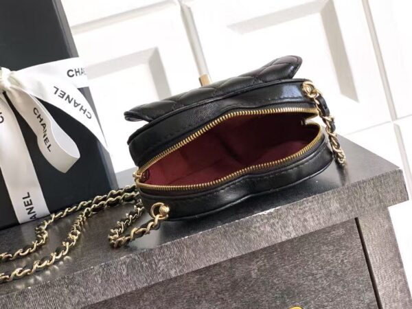 Image_20250915115354_307_43 CC HEART QUILTED SHOULDER BAG 19 IN BLACK CALFSKIN TP3
